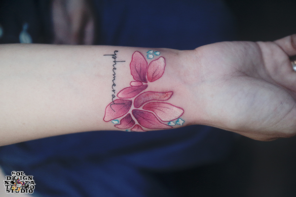 名古屋　タトゥー　女性